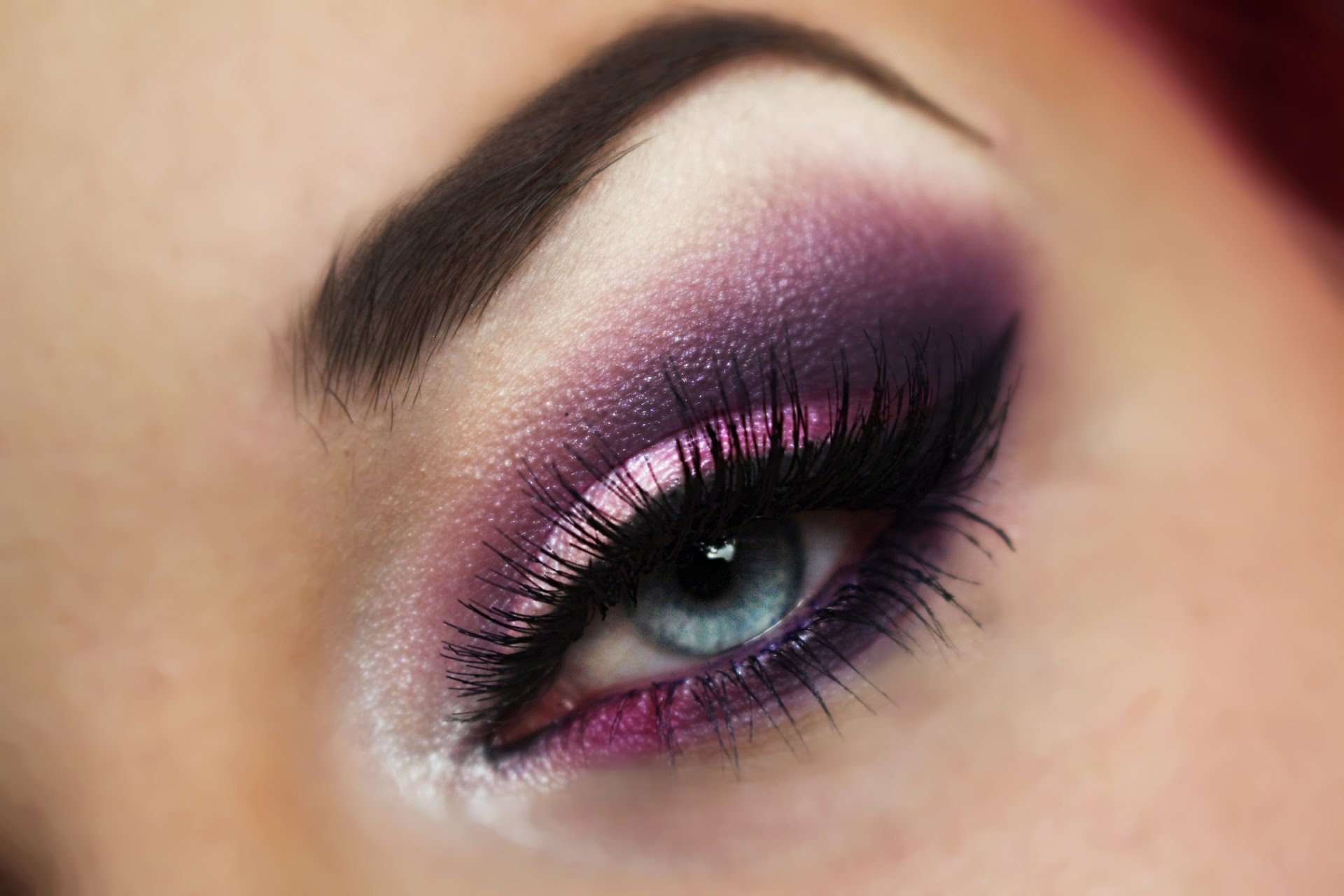 Фиолетовые смоки в форме «кошачий глаз»